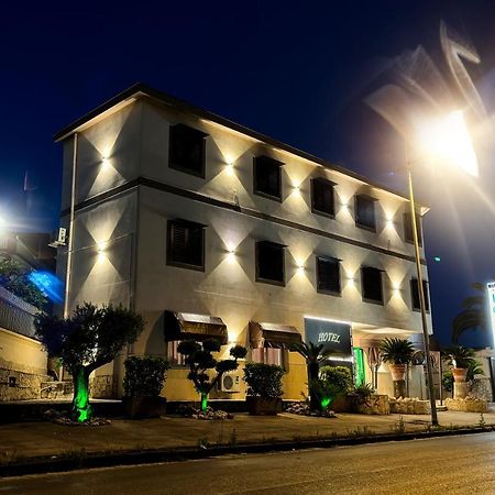 โรงแรมมาร์ตินี Casavatore ภายนอก รูปภาพ