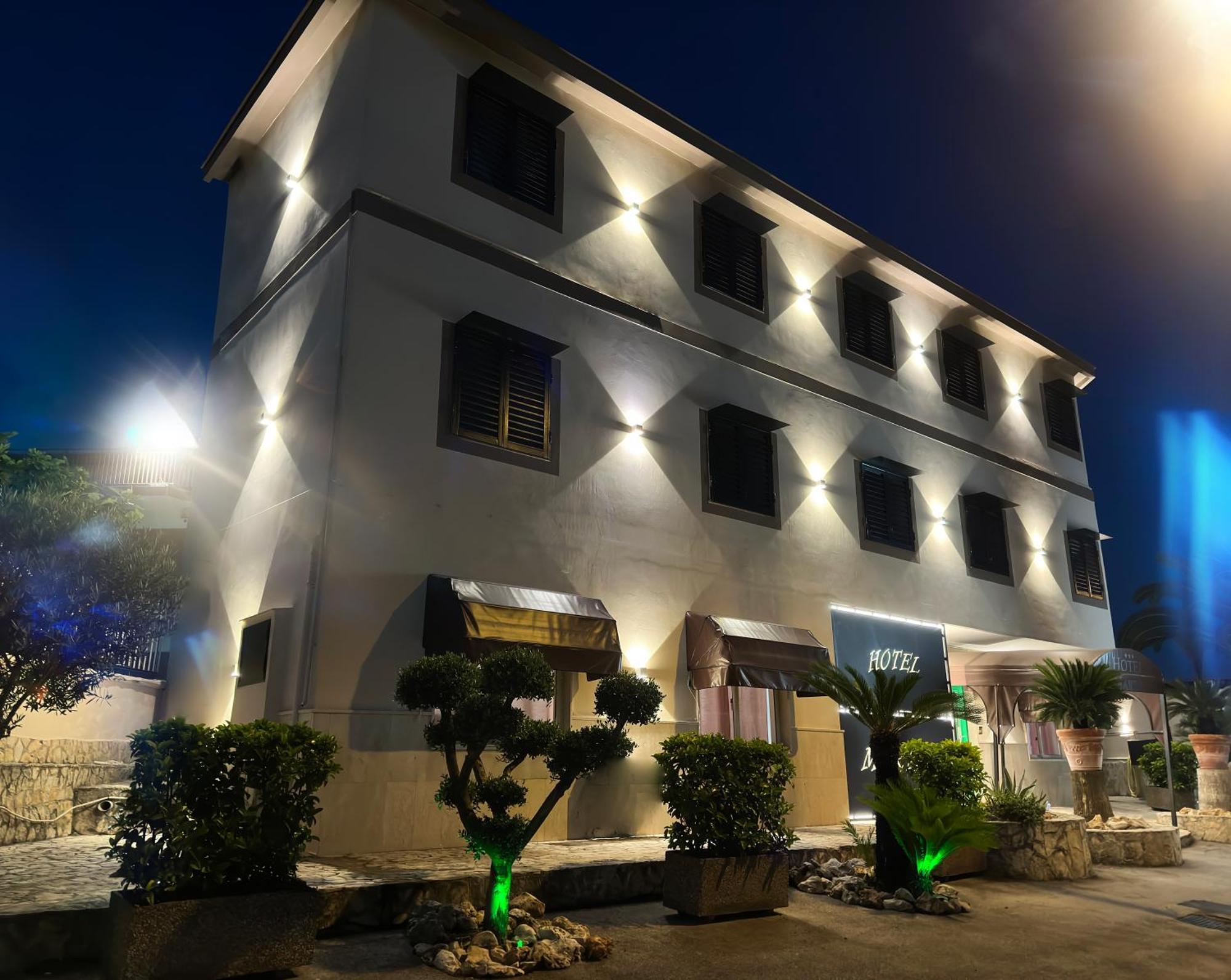 โรงแรมมาร์ตินี Casavatore ภายนอก รูปภาพ